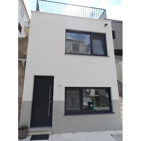 Modern Small House With A Terrace 斯普利特 外观 照片