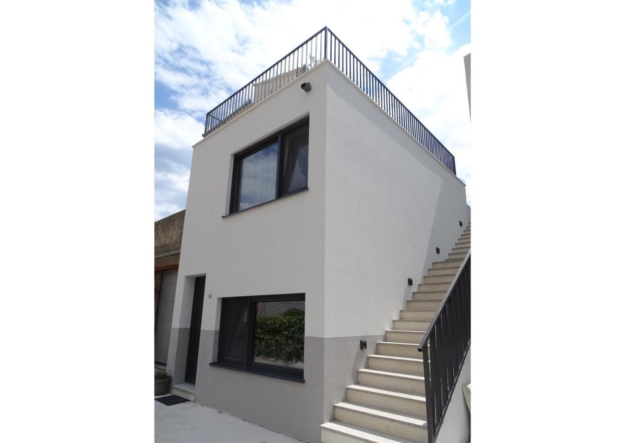 Modern Small House With A Terrace 斯普利特 外观 照片