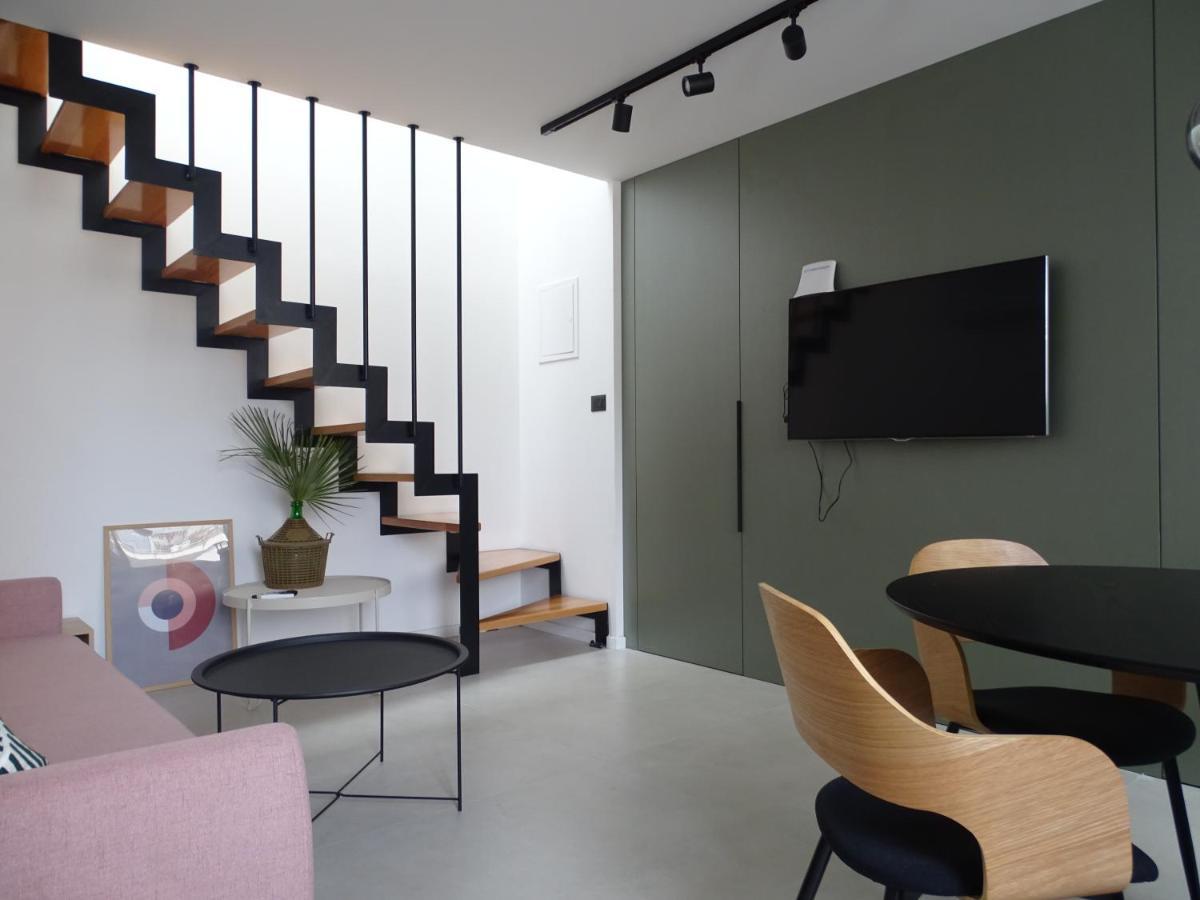 Modern Small House With A Terrace 斯普利特 外观 照片