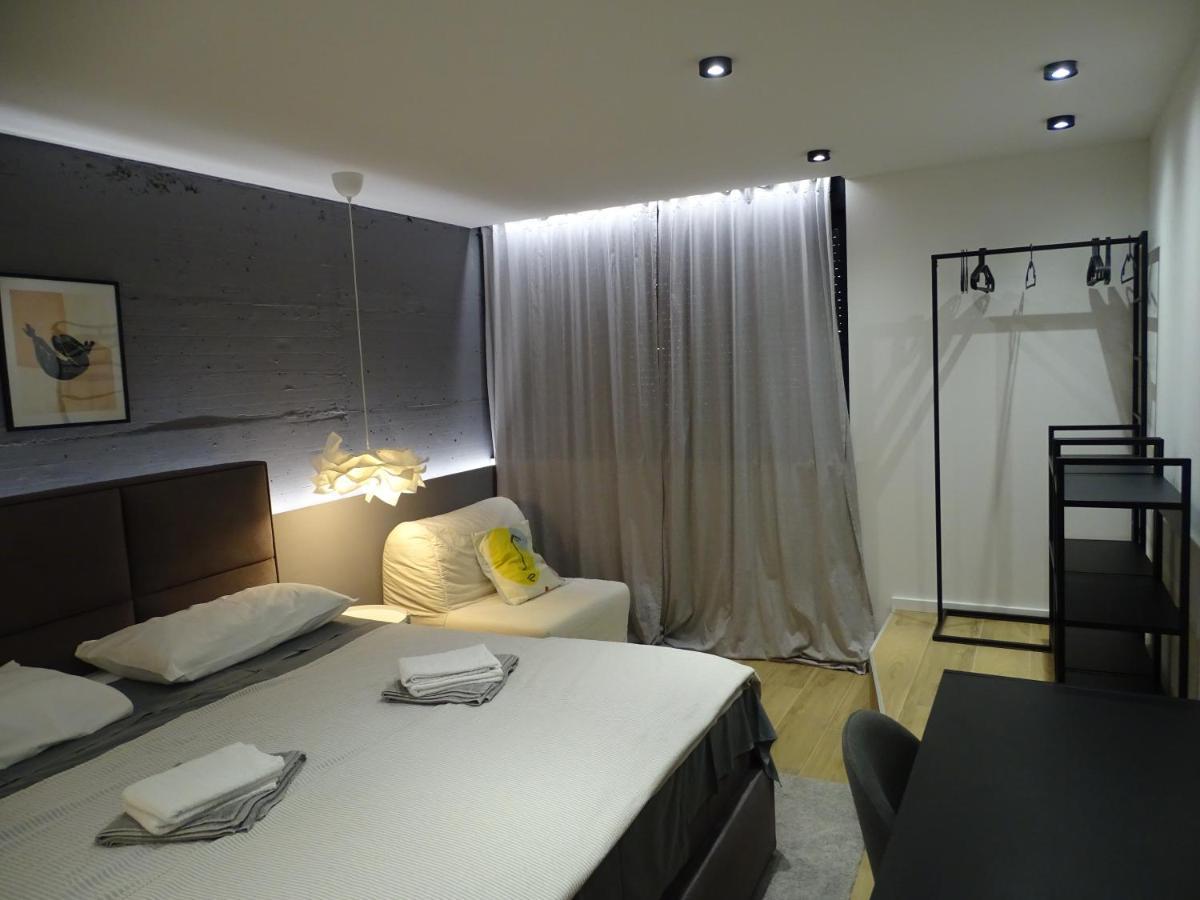 Modern Small House With A Terrace 斯普利特 外观 照片